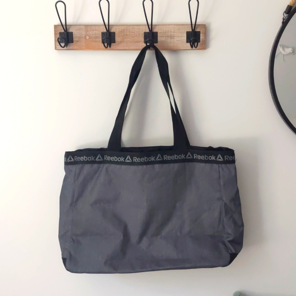 New without tags Reebok gym bag - Picture 3 of 3